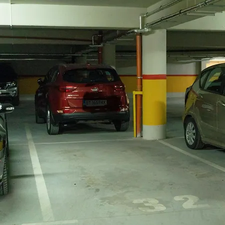 Marvi With Private Parking Place